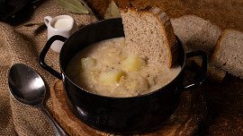 Zapomenutá postní polévka našich babiček: Kyselice zasytí, zahřeje a stojí pár korun