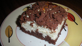Strouhaný koláč na plech: Vláčné těsto v kombinaci s lahodnou a šťavnatou tvarohovou náplní božsky chutná
