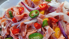 Řeznice radí: Jak by měl vypadat a chutnat kvalitní gothajský salám. Pozor si dejte na jeden odstín a tukovou mozaiku