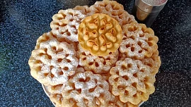 Staročeské kraple neboli pokroutky: Křehké smažené pečivo efektně vypadá a doslova se rozplývá na jazyku, příprava je snadná