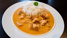 Nejrychlejší kuře na paprice máte na stole do 30 minut: Stačí zvolit správný druh masa i přílohy, pozor na použití smetany