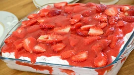 Lahodné jahodové tiramisu za pár minut: Voňavé ovoce a lahodný krém nadchnou každého milovníka skvělých moučníků