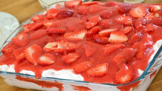 Lahodné jahodové tiramisu za pár minut: Voňavé ovoce a lahodný krém nadchnou každého milovníka skvělých moučníků