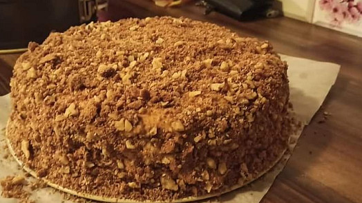 Válečný neboli placičkový dort: Zapomenutý, skromný moučník s pudinkovým krémem, který po rozležení chutná božsky