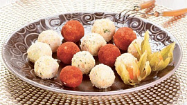 Silvestrovské pohoštění do 30 minut: Sýrové kuličky, tatarák z buřtů nebo sladké „caprese“ jsou na stole za chvíli