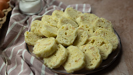 Jemné houskové knedlíky vařené v sáčku: Skvěle chutnají, nerozvaří se a přípravu zvládne i kuchařský amatér