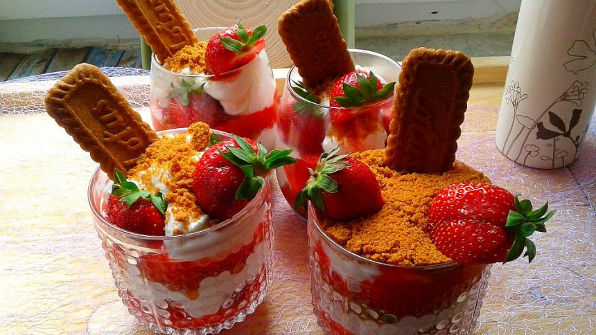 Skleničkový dezert