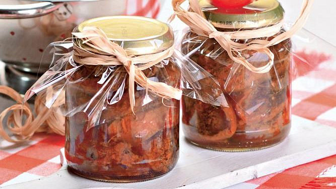 Domácí nakládaná sušená rajčata: Zeleninová delikatesa se středomořským nádechem dodá šmrnc těstovinám i kuřeti