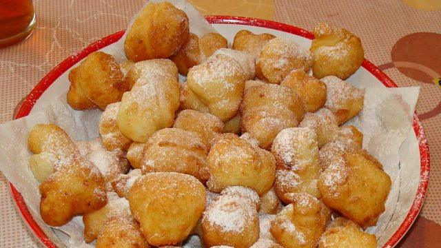 Tvarohové koblihy jsou hned hotové a chutnají božsky.