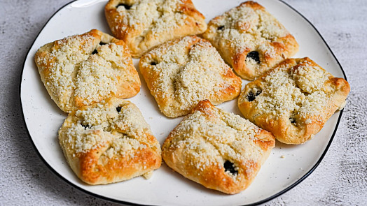 Lahodné minišátečky podle babičky Aničky. Těsto vyžaduje tu správnou péči, jen tak se šátečky povedou