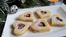 Už nastal čas marmelády? Kdy slepovat linecké, aby do Vánoc krásně změklo a zároveň zůstalo křehké a sladké akorát