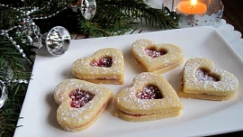 Už nastal čas marmelády? Kdy slepovat linecké, aby do Vánoc krásně změklo a zároveň zůstalo křehké a sladké akorát