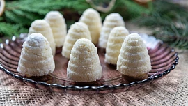 Vosí hnízda třikrát jinak: Svěží citronová mají italský šmrnc a na voňavá perníková zužitkuje i nepovedené perníčky