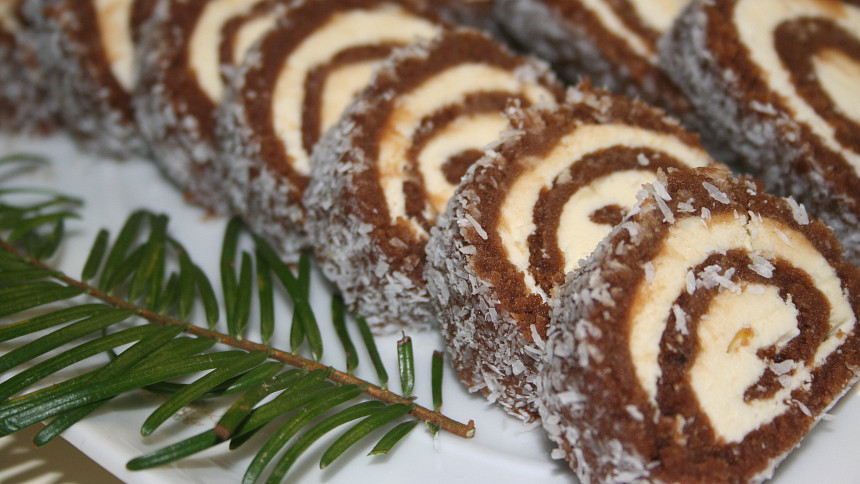 Vánoční roládka z piškotů: Kouzelné nepečené cukroví vypadá skvostně, chutná výborně a příprava je přitom snadná