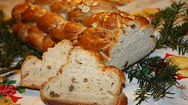 Jak skladovat vánočku? Aby zůstala vláčná, zapomeňte na ledničku a igelitový sáček. Svá pravidla má i mrazení