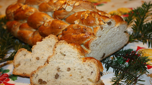 Jak skladovat vánočku? Aby zůstala vláčná, zapomeňte na ledničku a igelitový sáček. Svá pravidla má i mrazení