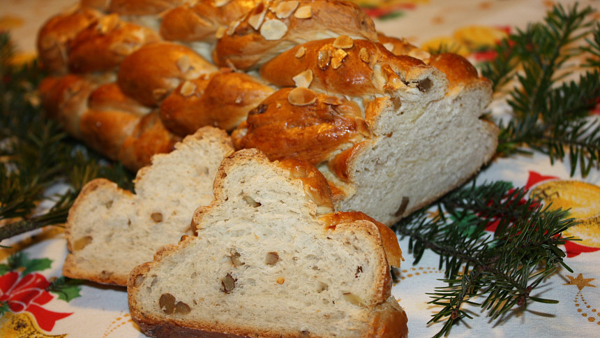 Jak skladovat vánočku? Aby zůstala vláčná, zapomeňte na ledničku a igelitový sáček. Svá pravidla má i mrazení