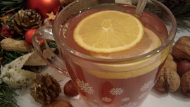 Zahřejte se punčem. Víte, že tento typický vánoční nápoj pochází původně z Indie?