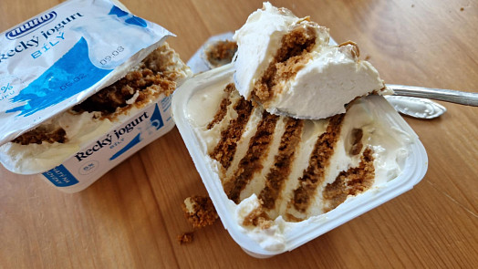 Tenhle dezert ze 2 surovin boří internet: Spojení Lotus sušenek a řeckého jogurtu chutná skvěle a příprava je snadná