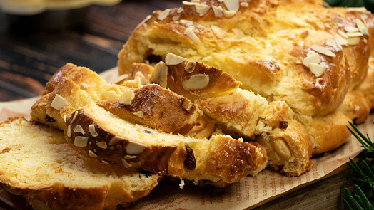 Jak dlouho péct vánočku: Záleží nejen na její velikosti, ale i vykynutí. S těmito fígly se vám zaručeně povede