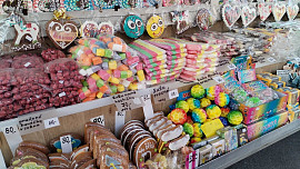 KVÍZ: Vyznáte se v pochoutkách, které si můžete pořídit na Matějské? Otestujte své znalosti o langoších i typických sladkostech