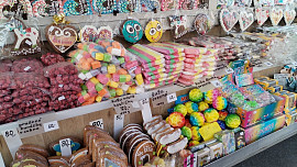 KVÍZ: Vyznáte se v pochoutkách, které si můžete pořídit na Matějské? Otestujte své znalosti o langoších i typických sladkostech