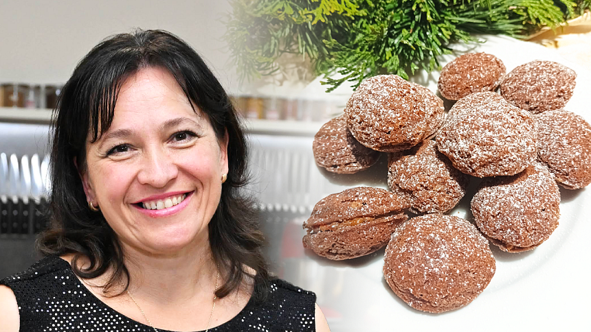 Markéta Tomášková z Peče celá země nám prozradila recept na plněné ořechy. Kakaové cukroví plní sladkým karamelovým krémem