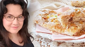 Holka u plotny radí: Tvarohový závin à la štola zvládneme snadno a chutí nám připomene sváteční moučník