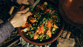 Objevte chutě světa z jednoho pekáčku: 5 jídel uvaříte jednoduše a bez hory nádobí