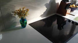 Jak vyčistit varnou desku? Pomůže obyčejná sůl, citronová šťáva, bílý ocet nebo soda