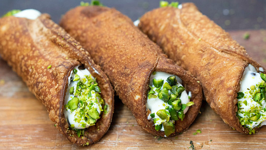 Hříšné trubičky cannoli: Jak doma připravit delikatesu ze sicilského harému? Zkuste to podle originálního receptu!