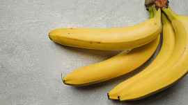 Nejstarší ovoce světa a nejlepší lék na kocovinu. Čím se liší žluté banány od červených?