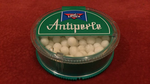Retro okénko: Antiperle stály 1,80 Kčs, původně se prodávaly v plechových krabičkách a skvěle osvěžovaly dech