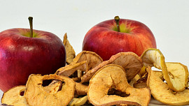 Jak správně usušit jablka na křížaly? Dokonalému výsledku pomůže snadný trik s vodou a citronem