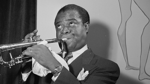 Louis Armstrong miloval čínskou kuchyni i italské špagety. A protože byl velký jedlík, váhu si udržoval za pomoci projímadel