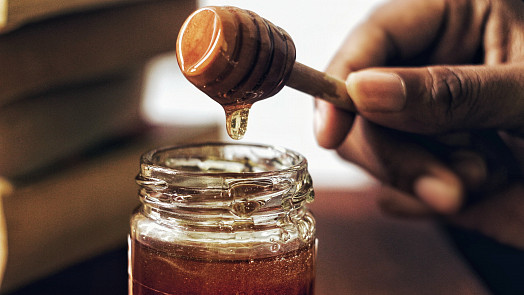 Sedmero mýtů o vánočním jídle a pití: Opravdu je med zdravější než cukr?