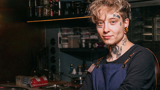 Skandální chování Ave v Hell's Kitchen: Po hádce a vyhazovu ze soutěže překvapivě dostala místo u Jana Punčocháře