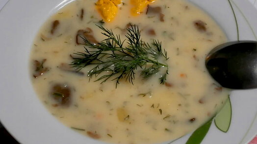 Rychlá kulajda bez jíšky chutná jako od babičky. I bez restování je krémová a plná chuti