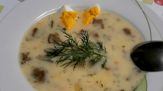 Rychlá kulajda bez jíšky chutná jako od babičky. I bez restování je krémová a plná chuti