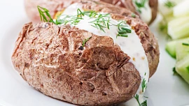 Delikatesa ze zbytků: Jak na nejlepší jacket potatoes neboli pečené brambory?