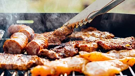 Na grilování v plné výbavě: 15 věcí, které si rozhodně vezměte s sebou, abyste byli králem či královnou grilovačky
