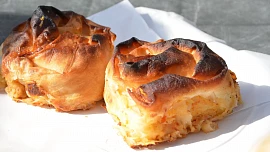 Balkánský burek: Víte, jak doma připravit oblíbenou křupavou specialitu? Chce to správné těsto!