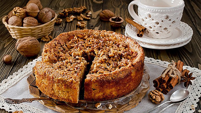 Vyzkoušejte tento skvělý recept do podzimních dnů: Nadýchaný ořechový koláč