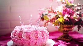 Dortové trendy roku 2021: Ochutnejte zábavný jelly cake nebo okouzlující flower cake!