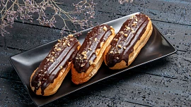 Francouzské éclairs si vás získají lahodným krémem. Na přípravu jsou dokonce snazší než české věnečky!