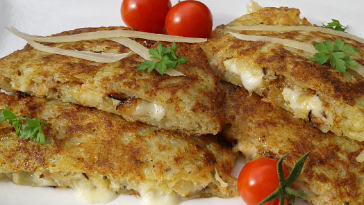 Zapomeňte na obyčejný bramborák: Stačí malá změna a k původnímu receptu už se nikdy nevrátíte