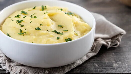 Přidáváte do bramborové kaše nejdřív mléko: Zkuste to obráceně, výsledek bude krémovější