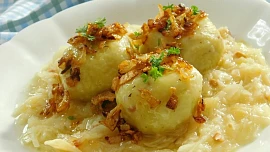 Univerzální bramborové těsto využijete 100x jinak: Znáte rolovaný knedlík nebo makové milouše?