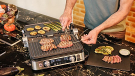 Večeře z grilu bez zahrady, ohně a čekání na léto