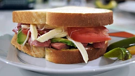 Velký svačinový manuál na víkendový výlet: Co si připravit a jak to zabalit?